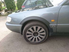 Plastové lemy blatníkov pre Audi A6 C4 (1994-1997) úzka bočná lišta dverí (3,5 cm)