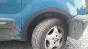 Plastové lemy blatníkov pre Nissan Kubistar (1998-2008), 4-dverová verzia