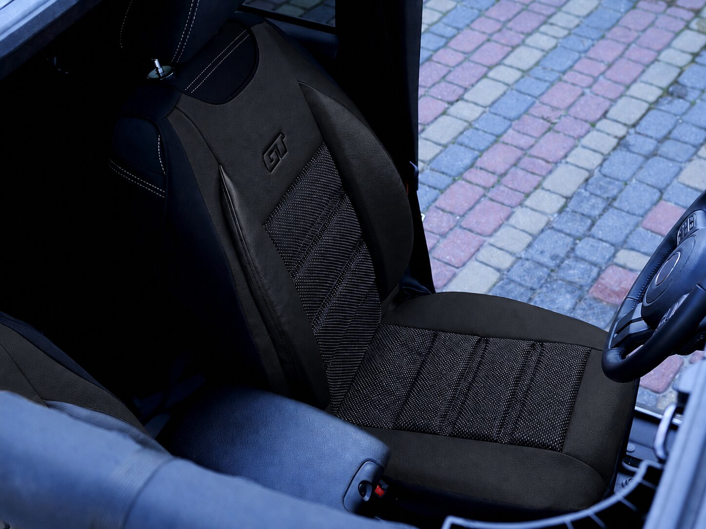 Detail ergonomickej podložky GT Ergonomic na sedadle vodiča