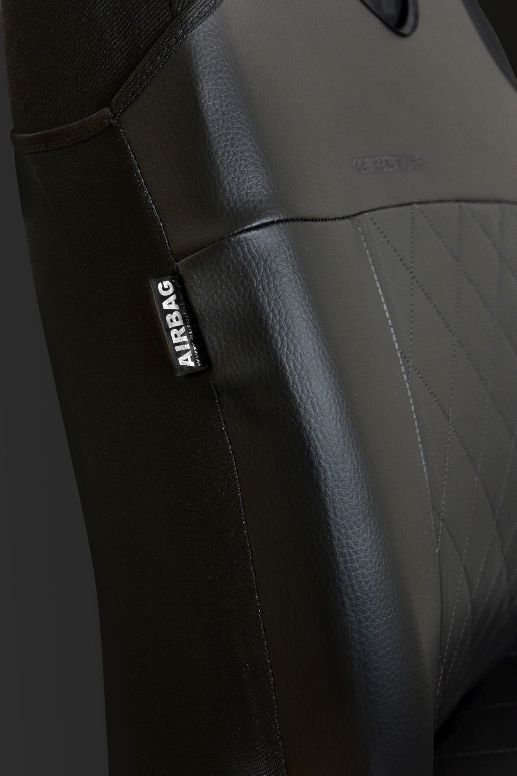 Detail certifikovaného švu pre bočné airbagy