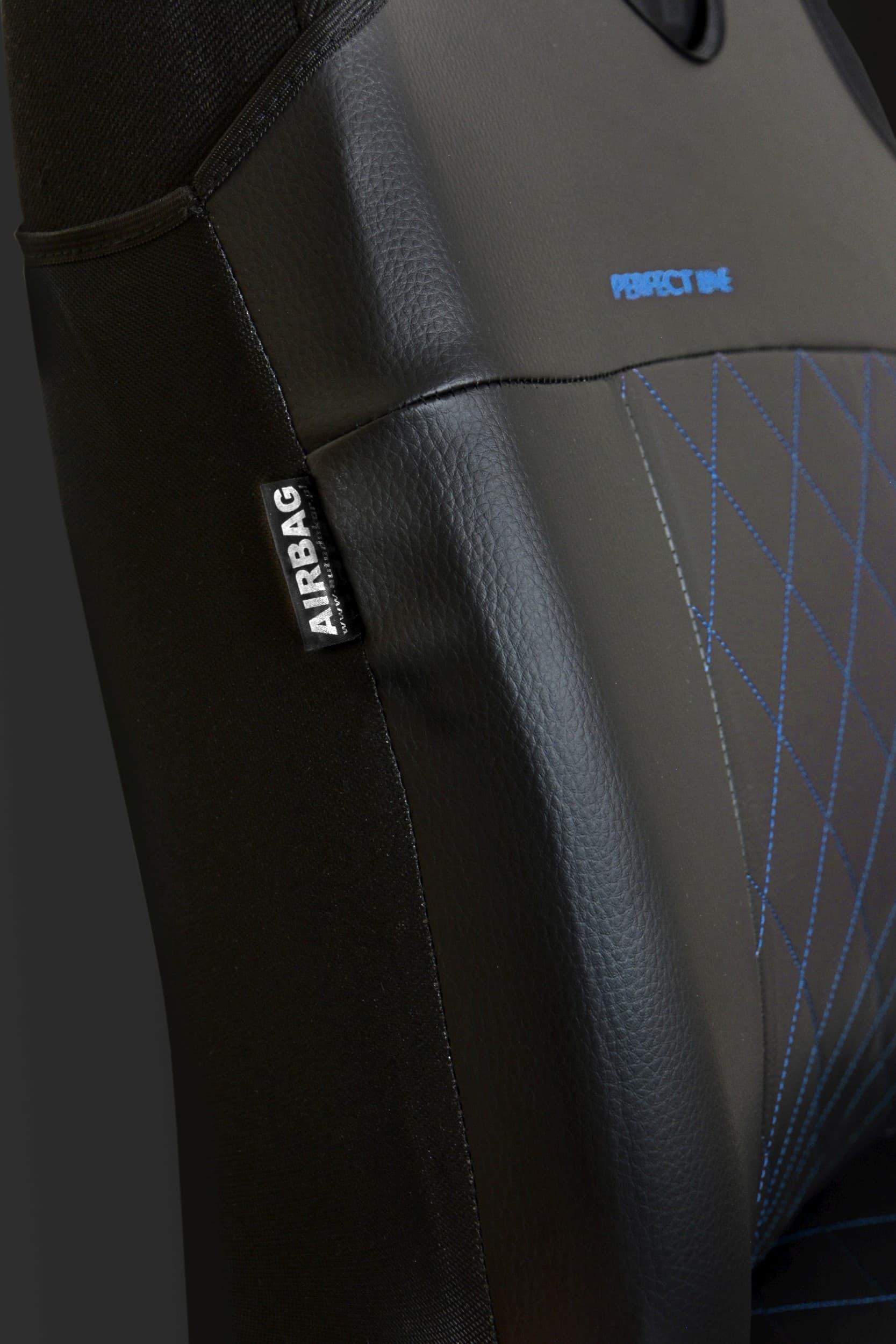 Detail certifikovaného švu pre bočné airbagy