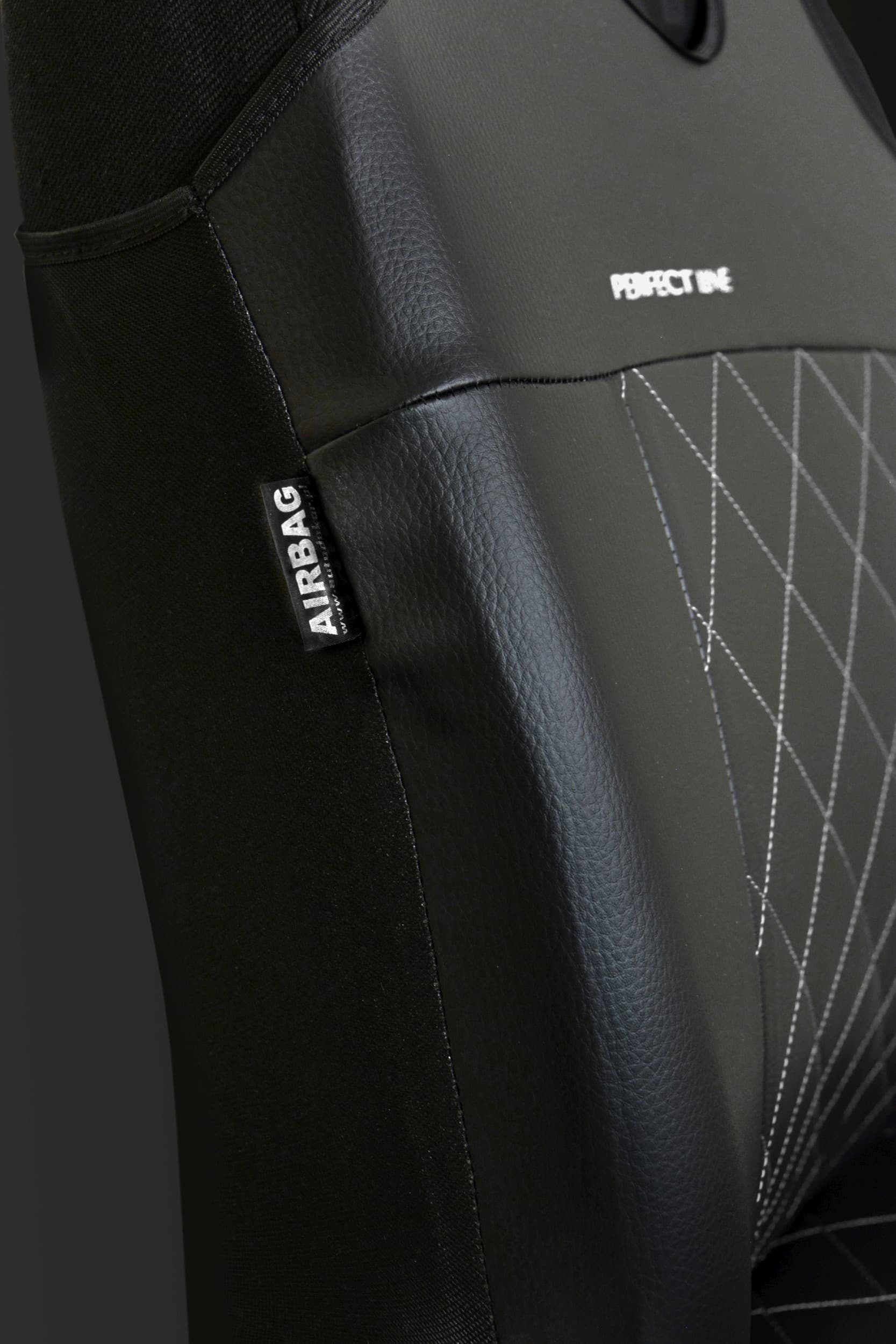Detail certifikovaného švu pre bočné airbagy