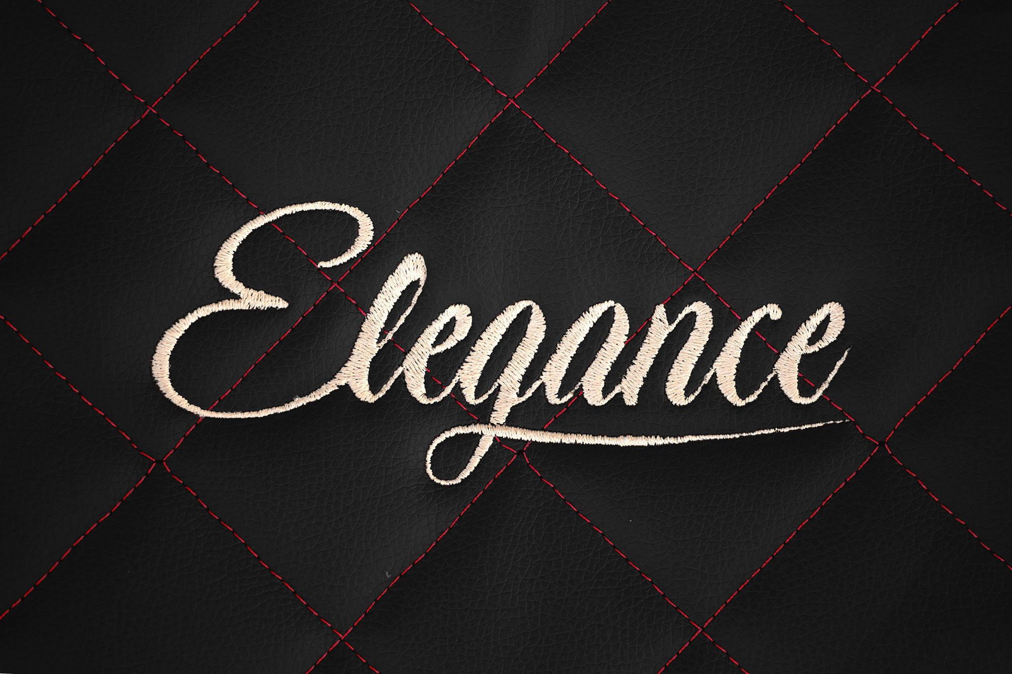 Detail výšivky Elegance: Čierno-červená