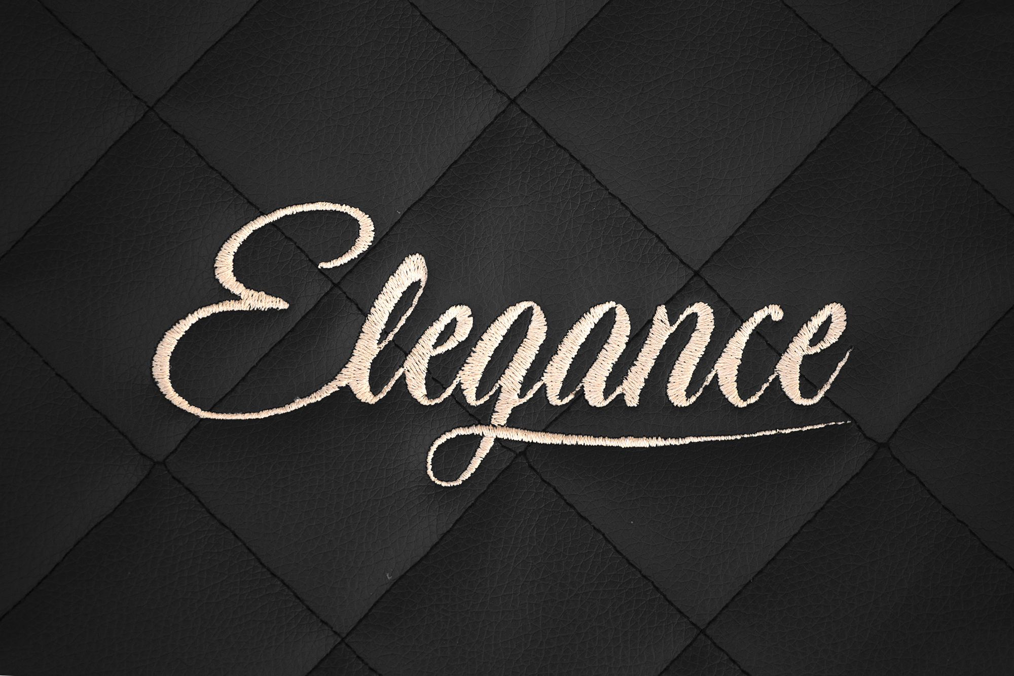 Detail výšivky Elegance: Čierna