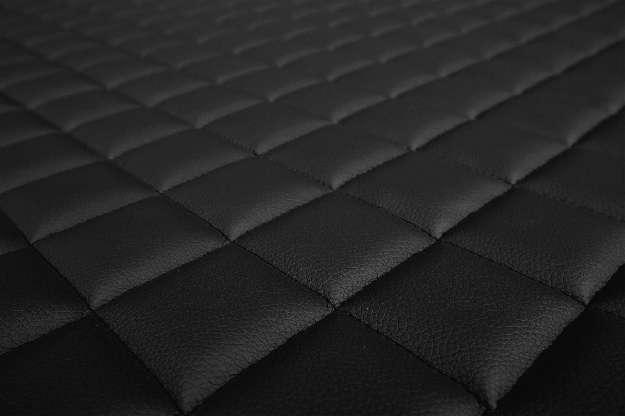 Detail povrchu a prešívania poťahov ELEGANCE Q: Čierna